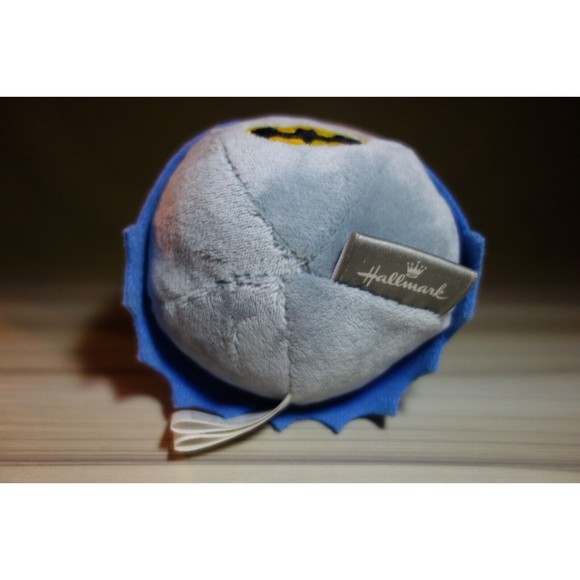 Batman Hallmark Fluffball Plush Superhero Ornament Decoration Toy 4" CUTE - Picture 5 of 6